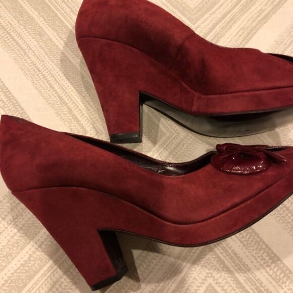 DKNY Maroon Laurel Flowered Suede Peep Toe Heels - Picture 4 of 7